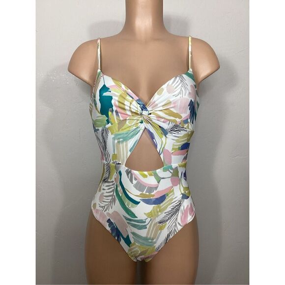 New. L*SPACE cut out one piece. Size 8. Retails $187 - Picture 3 of 9